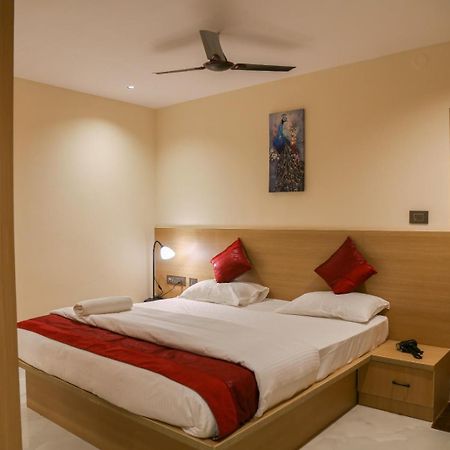 Lumis Studio Apartment Hyderabad Bagian luar foto